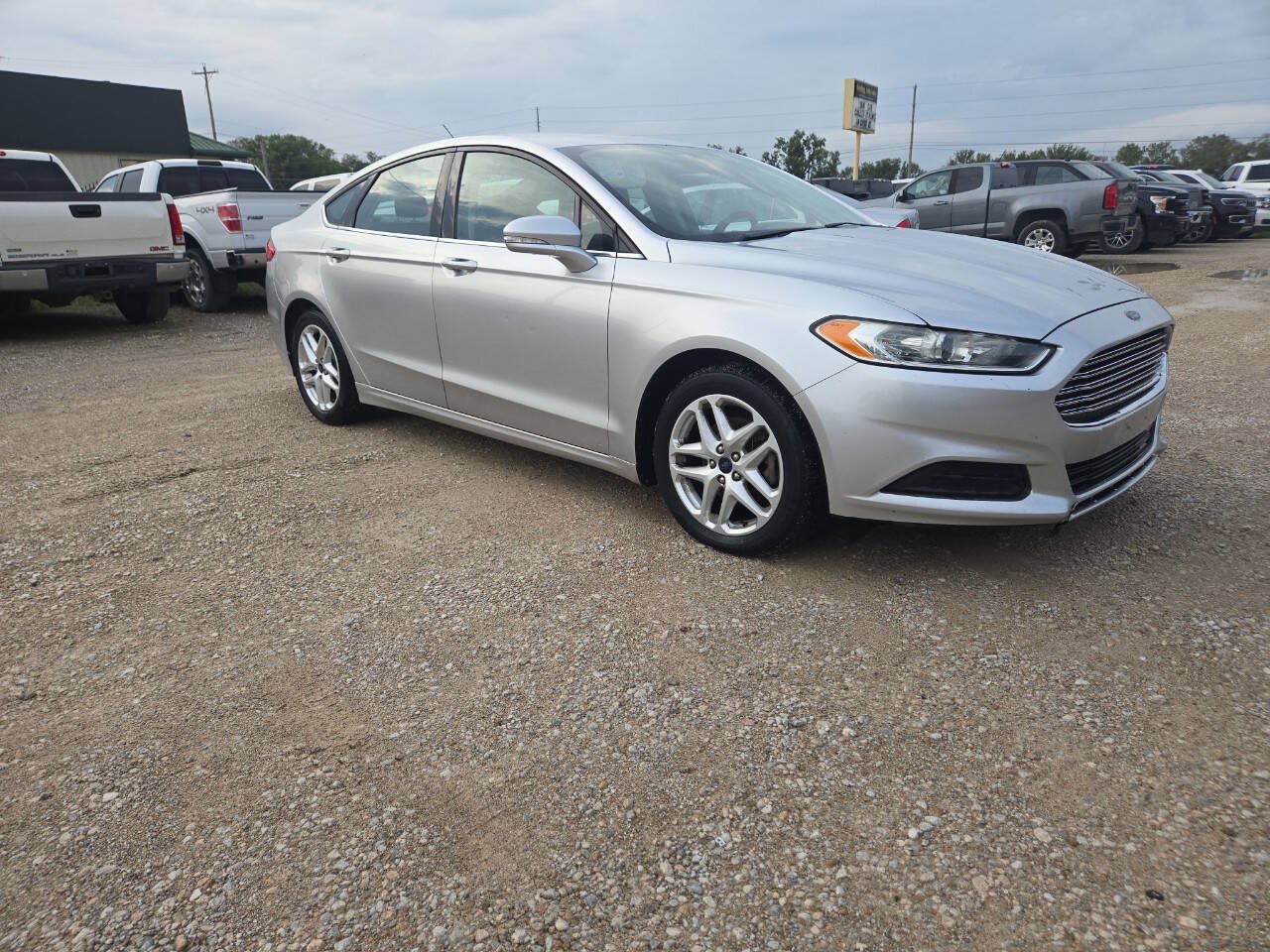 Used 2014 Ford Fusion SE FWD image 1