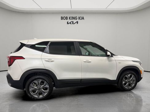 Used 2025 Kia Seltos LX AWD/4WD image 6