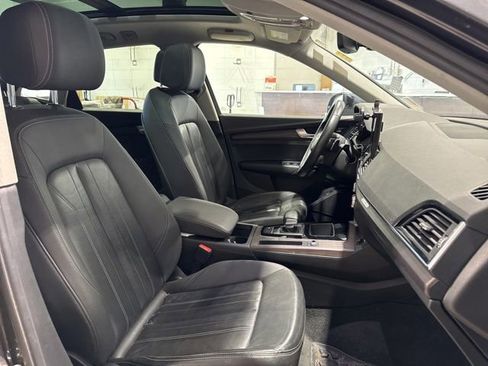 Used 2021 Audi Q5 2.0T Premium w/ Convenience Package AWD/4WD image 24