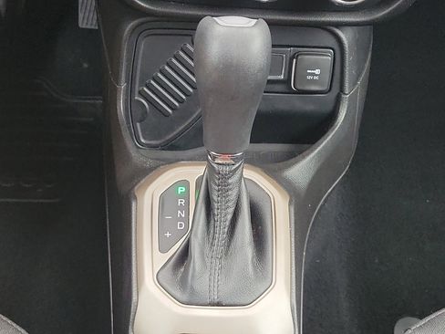 Used 2017 Jeep Renegade Sport w/ Power & Air Group image 28