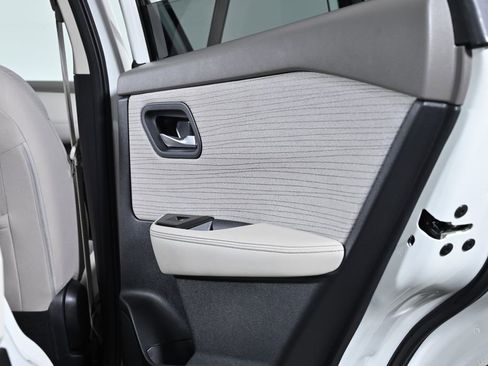 Certified 2023 Nissan Rogue SV image 31