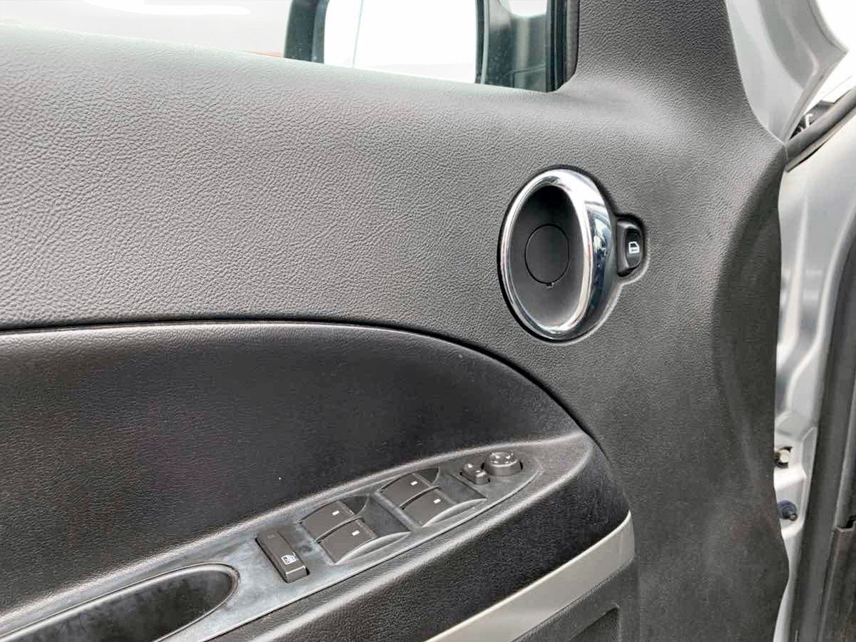 Used 2011 Chevrolet HHR LS FWD image 13