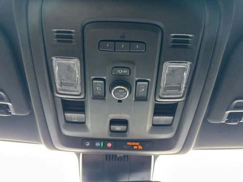 Used 2024 Chevrolet Tahoe Z71 w/ Luxury Package AWD/4WD image 19