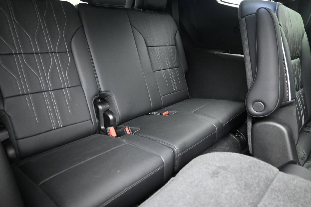 Used 2026 Buick Enclave Avenir AWD/4WD image 11