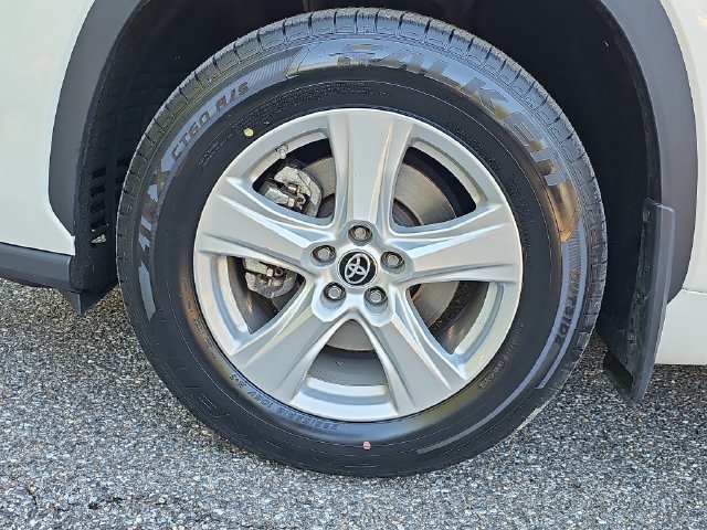 Used 2021 Toyota Highlander L AWD/4WD image 22