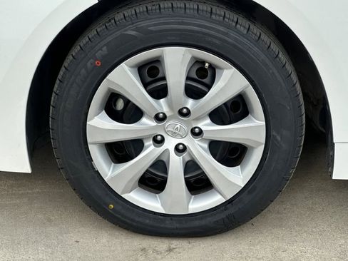 Used 2022 Toyota Corolla LE image 33