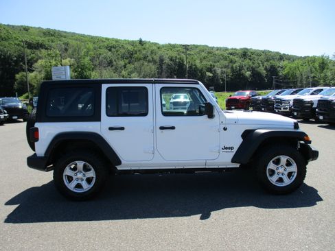 Certified 2022 Jeep Wrangler Unlimited Sport AWD/4WD image 4