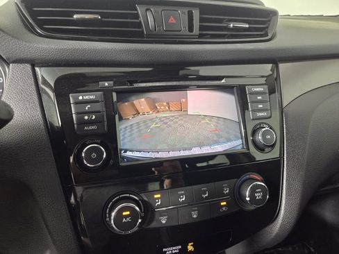Used 2020 Nissan Rogue Sport S FWD image 11