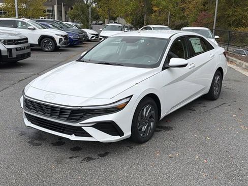 New 2026 Hyundai Elantra Blue image 3