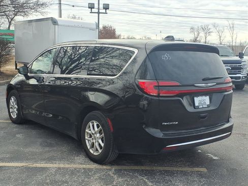 Used 2024 Chrysler Pacifica Touring-L image 36