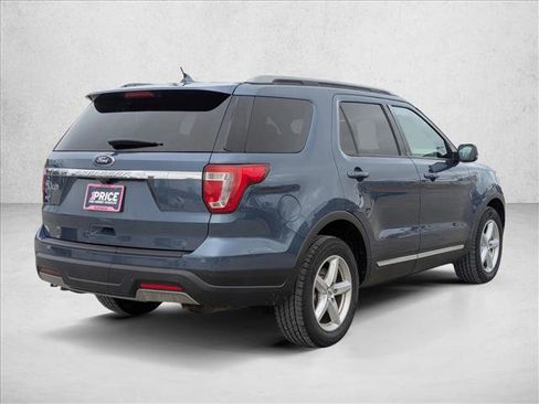 Used 2019 Ford Explorer XLT w/ Equipment Group 202A image 5