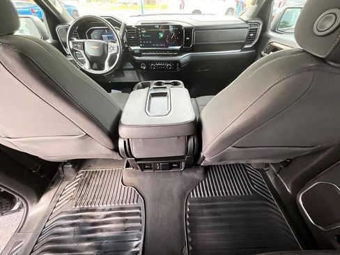Used 2023 Chevrolet Silverado 1500 LT AWD/4WD image 3