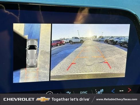 New 2026 Chevrolet Traverse LT w/ Driver Confidence Package FWD image 18