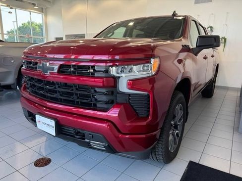 Used 2023 Chevrolet Silverado 1500 RST AWD/4WD image 34