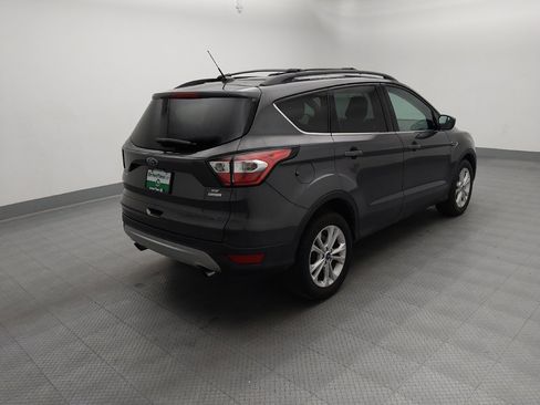 Used 2018 Ford Escape SE FWD image 9