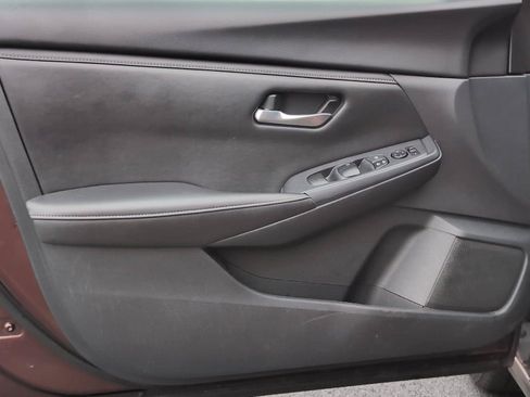 Used 2024 Nissan Sentra SV FWD image 17