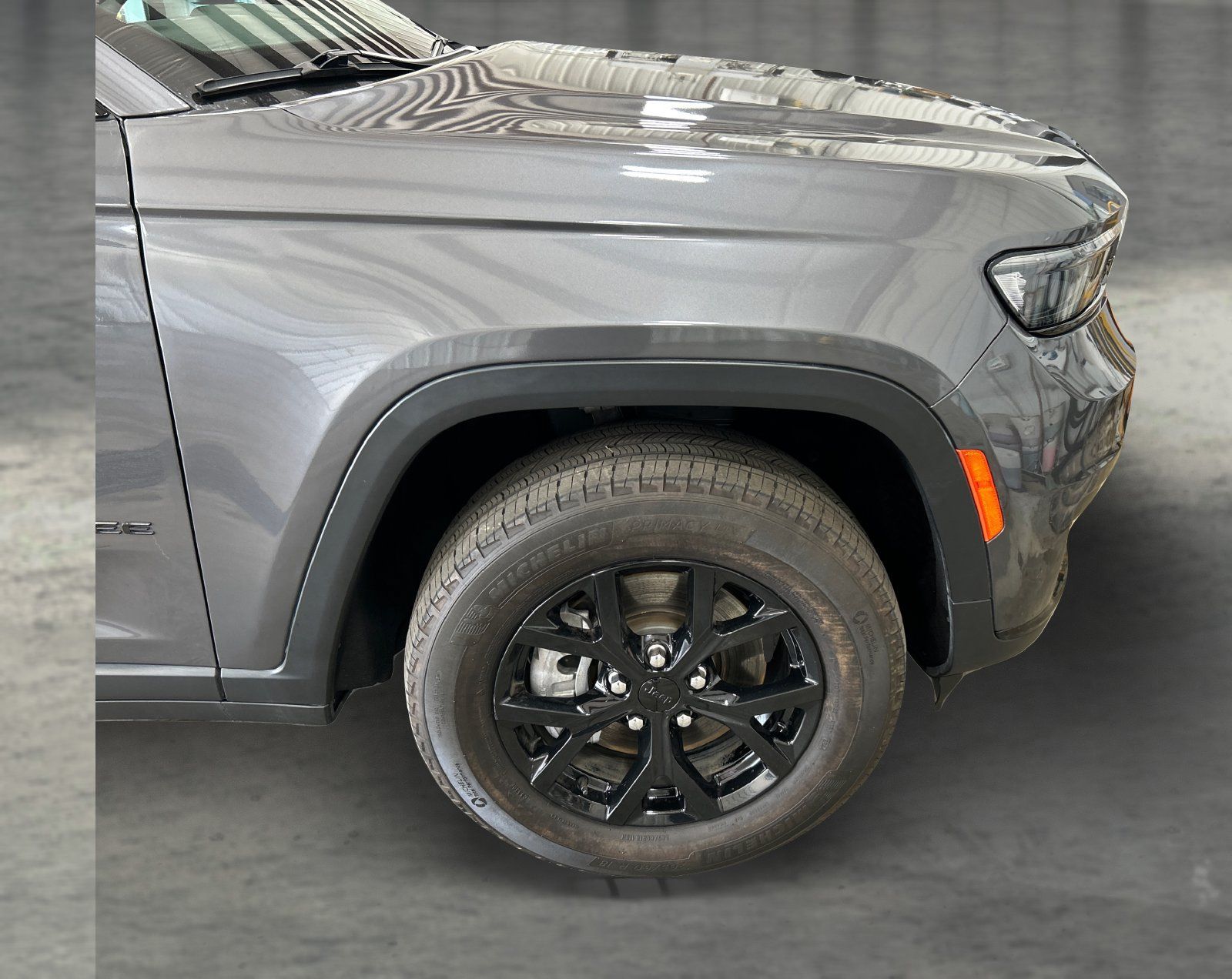 Used 2024 Jeep Grand Cherokee L Laredo AWD/4WD image 22