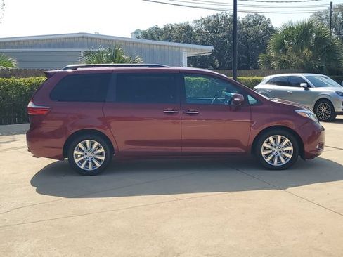 Used 2017 Toyota Sienna Limited Premium w/ Advanced Technology Package FWD image 8