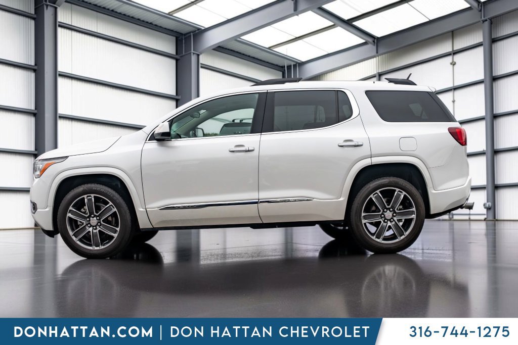 Used 2018 GMC Acadia Denali w/ Technology Package AWD/4WD image 2