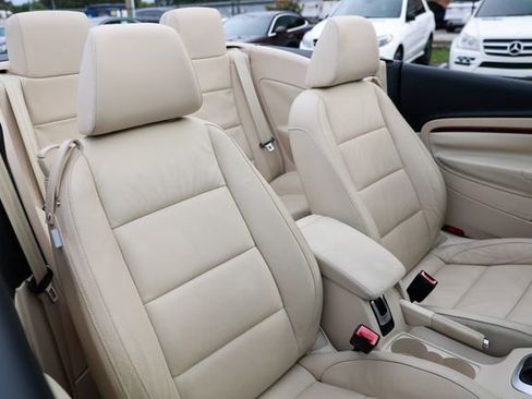 Used 2012 Volkswagen Eos Executive image 16