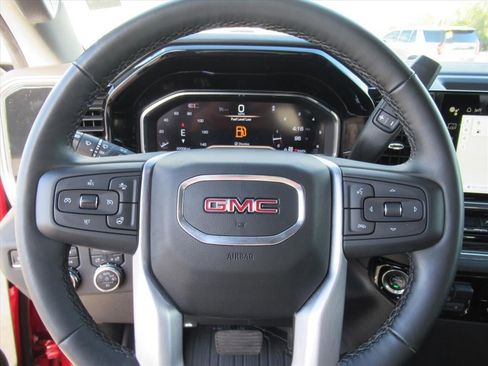 Used 2024 GMC Sierra 1500 Elevation AWD/4WD image 18