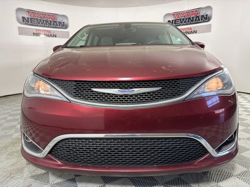 Used 2018 Chrysler Pacifica Touring Plus w/ Tire & Wheel Group image 8