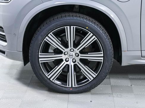 Certified 2024 Volvo XC90 T8 Plus w/ Protection Package Premier AWD/4WD image 40