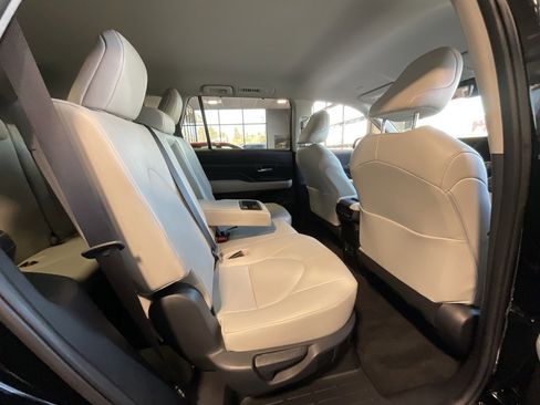 Certified 2024 Toyota Grand Highlander XLE image 20