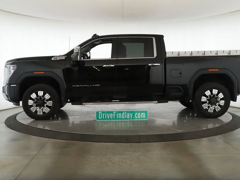 Used 2025 GMC Sierra 2500 Denali image 9