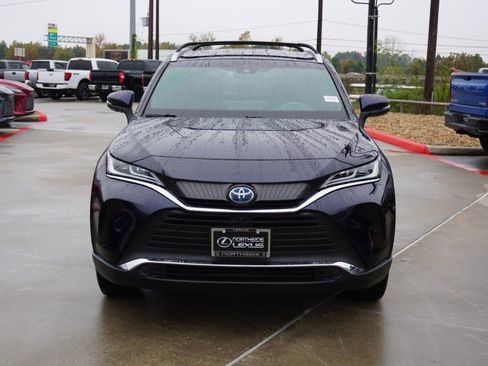 Used 2021 Toyota Venza Limited image 2