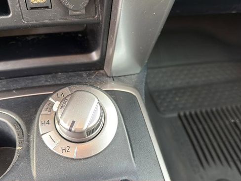 Used 2022 Toyota 4Runner SR5 Premium image 30