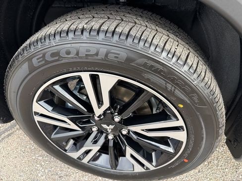 New 2026 Mitsubishi Eclipse Cross SEL image 10