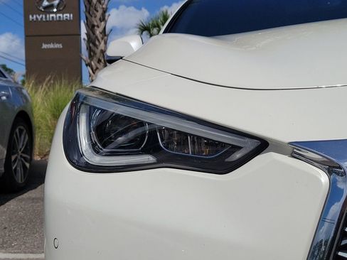 Used 2019 INFINITI Q60 3.0t Luxe w/ Essential Package RWD image 2