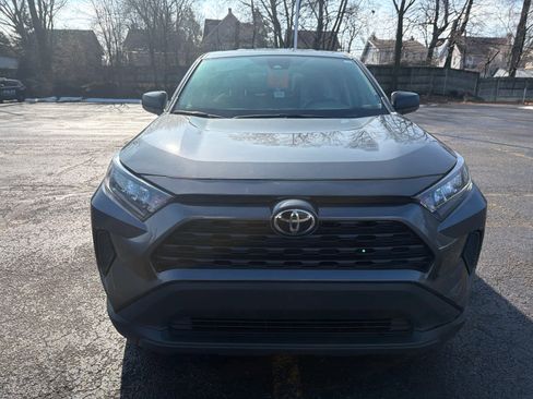 Used 2022 Toyota RAV4 LE image 2