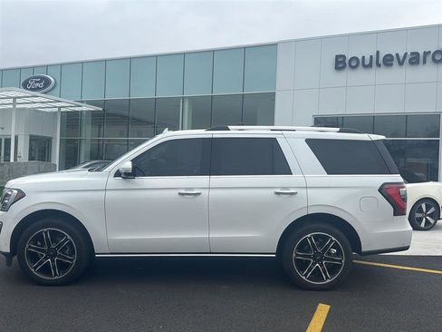 Used 2021 Ford Expedition Limited image 16