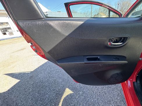 Used 2014 Toyota Yaris LE image 47