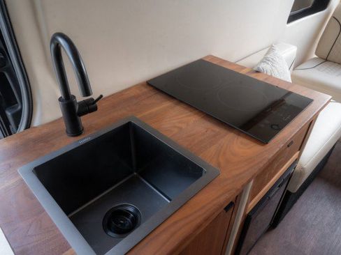 Used 2020 Mercedes-Benz Sprinter 2500 image 15