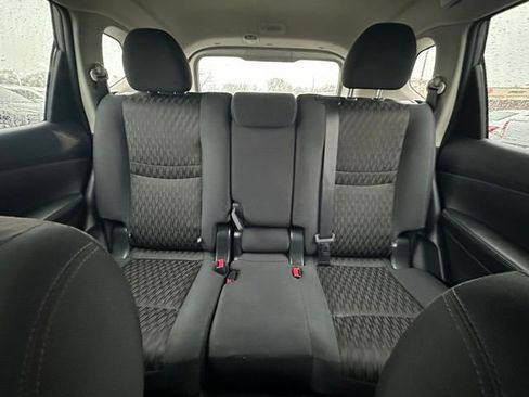 Used 2018 Nissan Rogue S AWD/4WD image 28