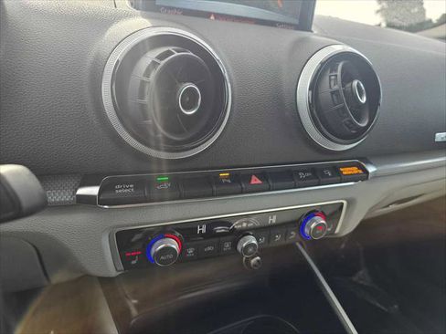 Used 2016 Audi A3 e-tron Premium Plus w/ Premium Plus Package image 29