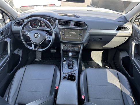 Used 2018 Volkswagen Tiguan SEL image 33