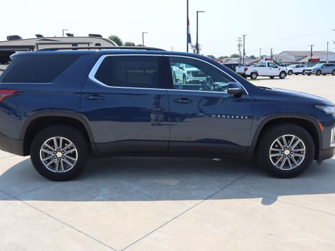 Used 2023 Chevrolet Traverse LT w/ LPO, Floor Liner Package AWD/4WD image 4