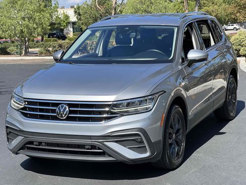 Used 2022 Volkswagen Tiguan SE image 15