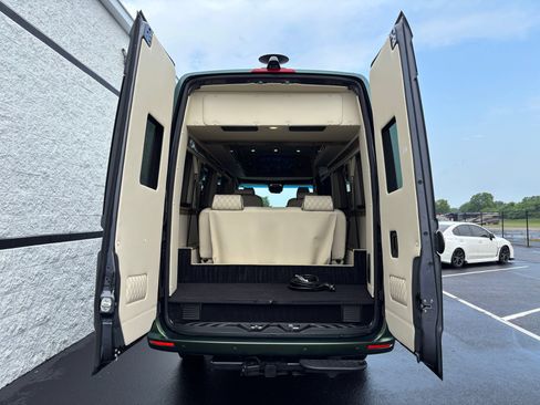 Used 2021 Mercedes-Benz Sprinter 2500 image 11