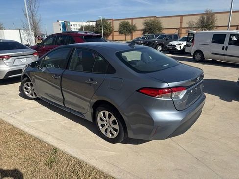 Used 2025 Toyota Corolla LE image 5