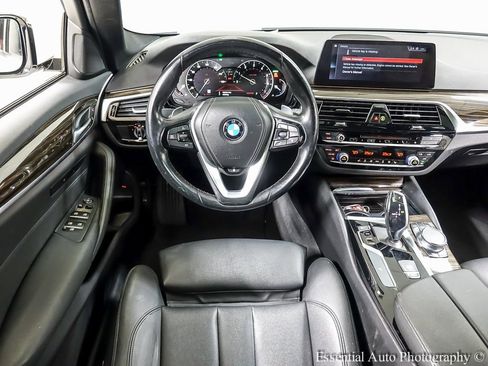Used 2019 BMW 530i xDrive image 13