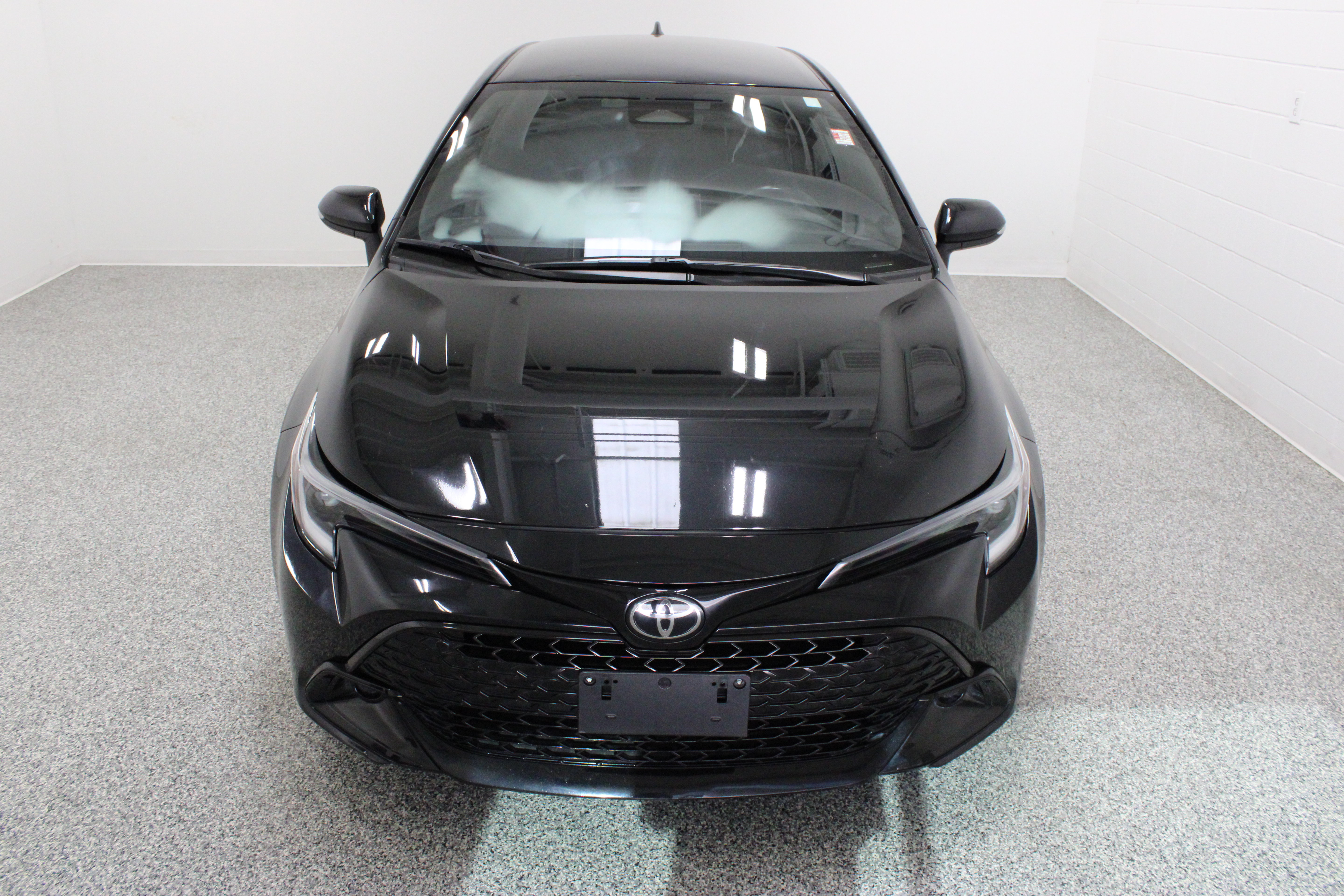 Used 2025 Toyota Corolla SE FWD image 3