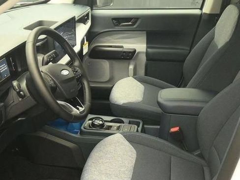 New 2026 Ford Maverick XLT w/ XLT Luxury Package FWD image 13