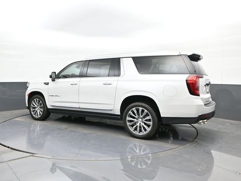 Used 2021 GMC Yukon XL Denali w/ Denali Premium Package RWD image 5