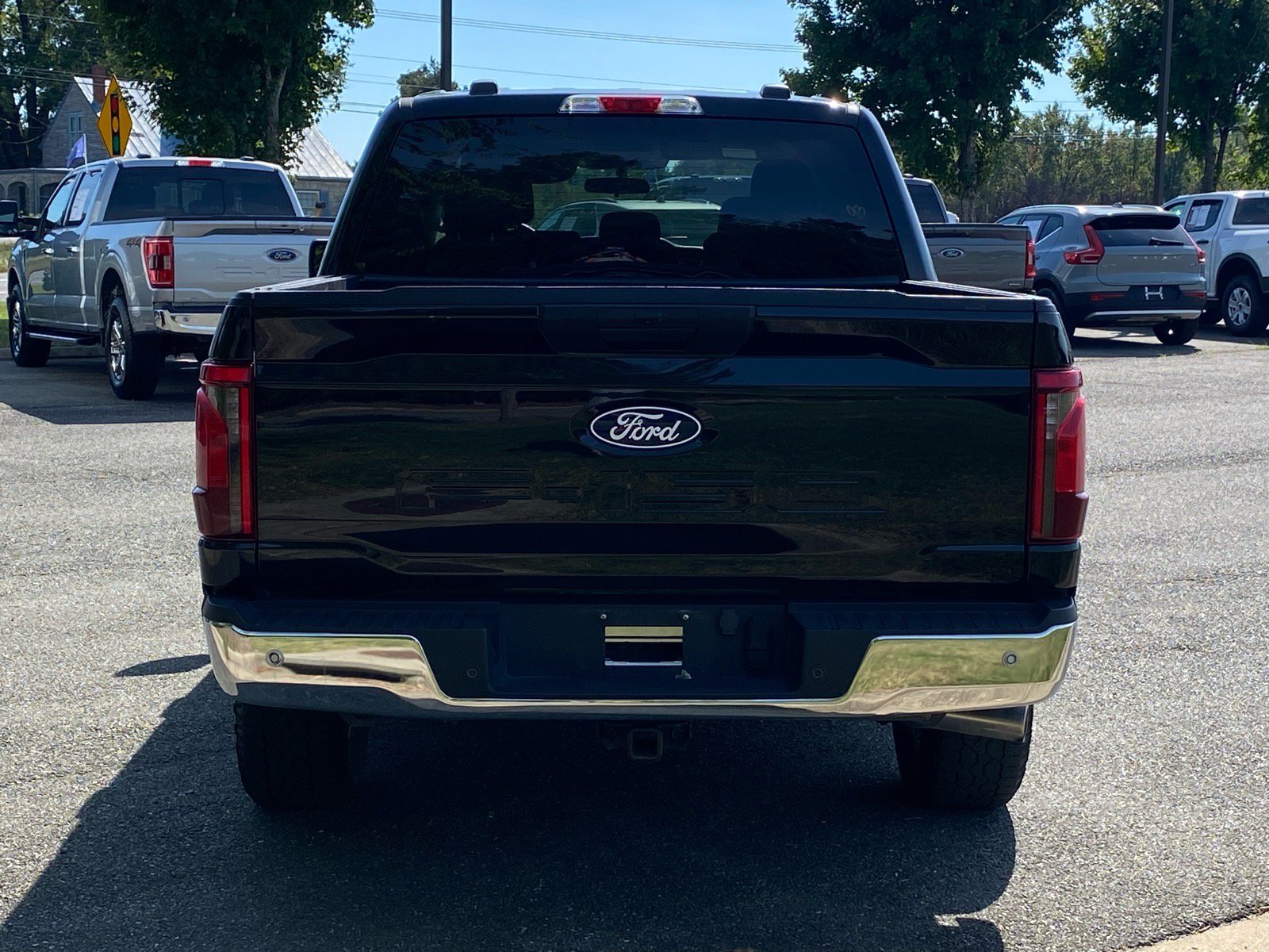 Used 2025 Ford F150 XLT w/ Equipment Group 301A Standard AWD/4WD image 5