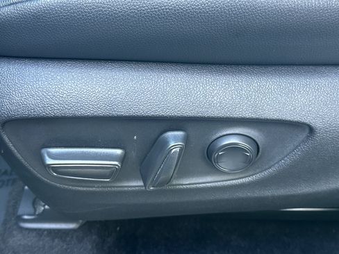 Used 2025 Toyota Grand Highlander FWD image 14